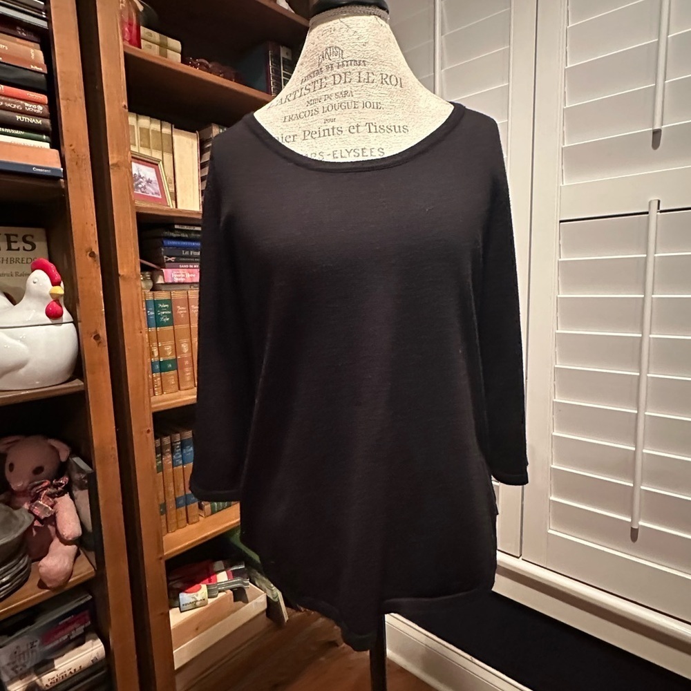 Kim Rogers Elegant Black Crew Neck Light Weight Sweater